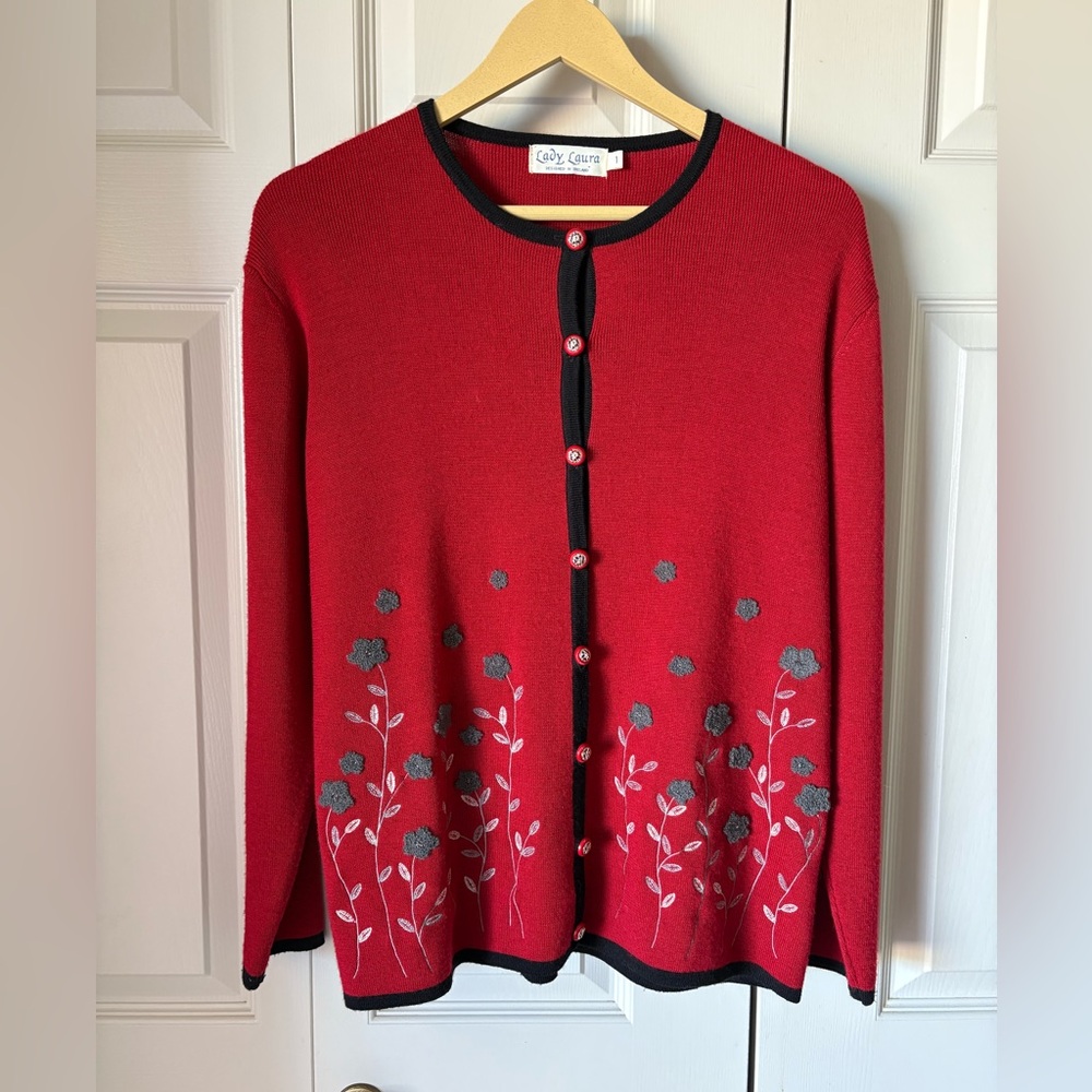 Vintage wool blend cardigan embroidery floral. Ireland. Size L\XL. Cottagecore